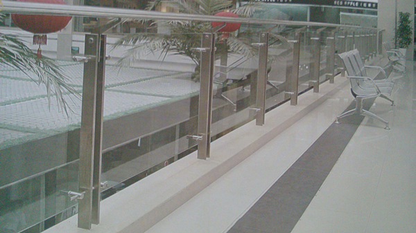 不銹鋼立柱欄桿