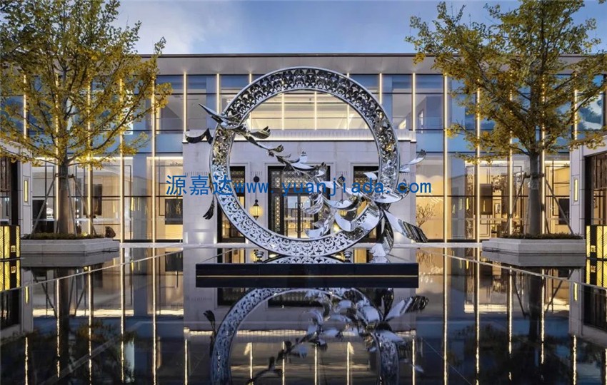 不銹鋼水池雕塑